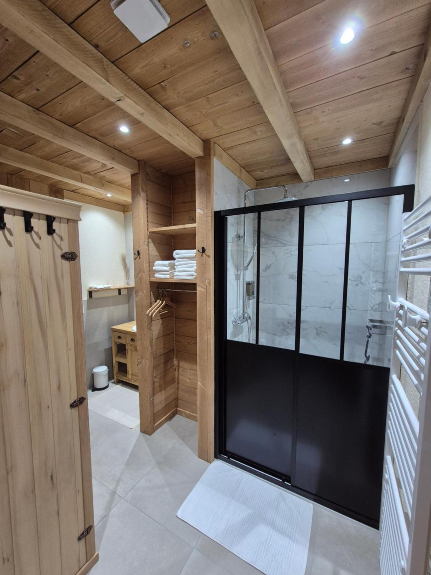Del Vino Bar A Vin & Guitares Appartement Sauna Terrasse Garage Orchamps-Vennes Exterior foto